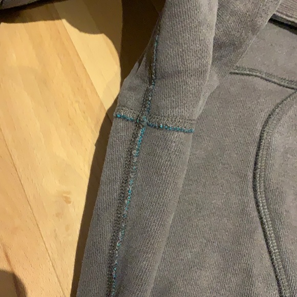 Lululemon Brown Scuba Hoodie Igloo Sunrise pattern - Size 10 - Picture 10 of 16